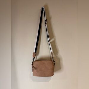 THREAHOLDS Tan Crossbody camera bag purse adjustable strap